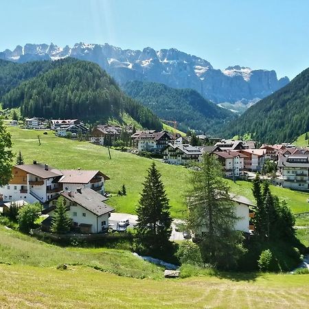 セルヴァ・ディ・ヴァル・ガルデーナ Garni Neidia Bed & Breakfast エクステリア 写真